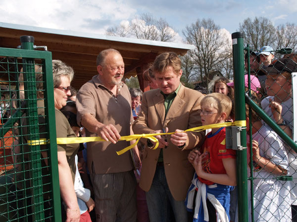 Dětem v Podhůří slouží nové hřiště