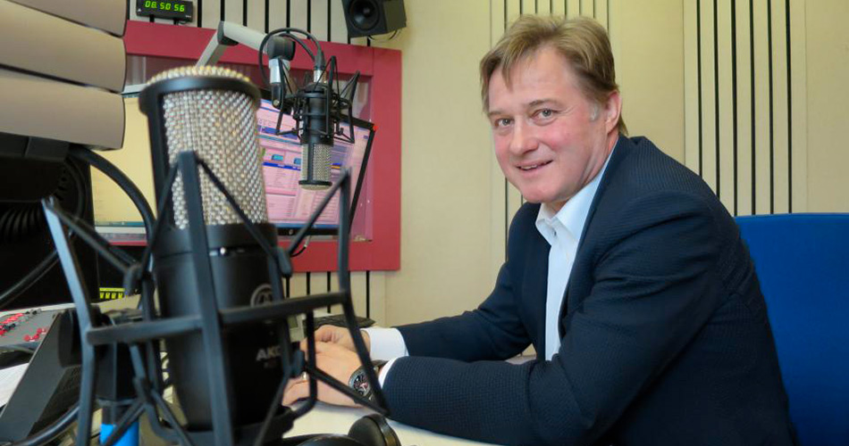 Jsem rád, že se můžu potkávat s lidmi každý den. Dívám se jim do očí a řeším věci, které potřebují