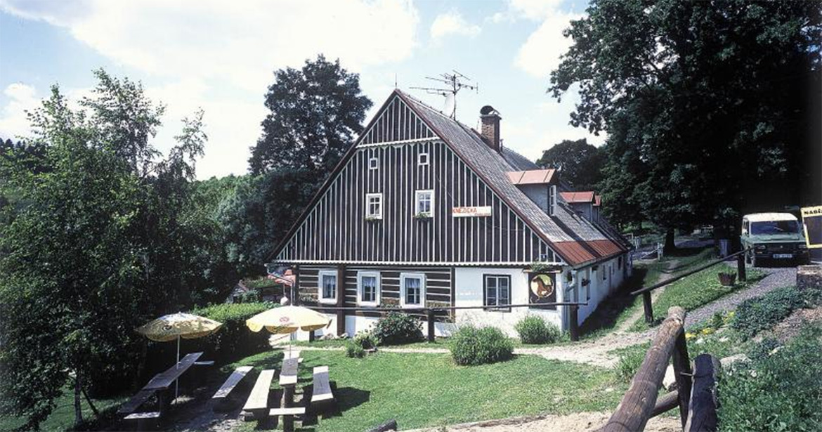 Kněžická chalupa láká k vycházce