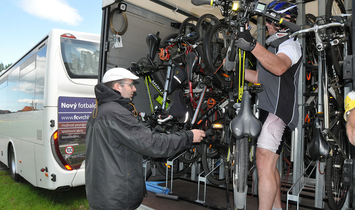 I letos se svezete Krkonošským cyklobusem